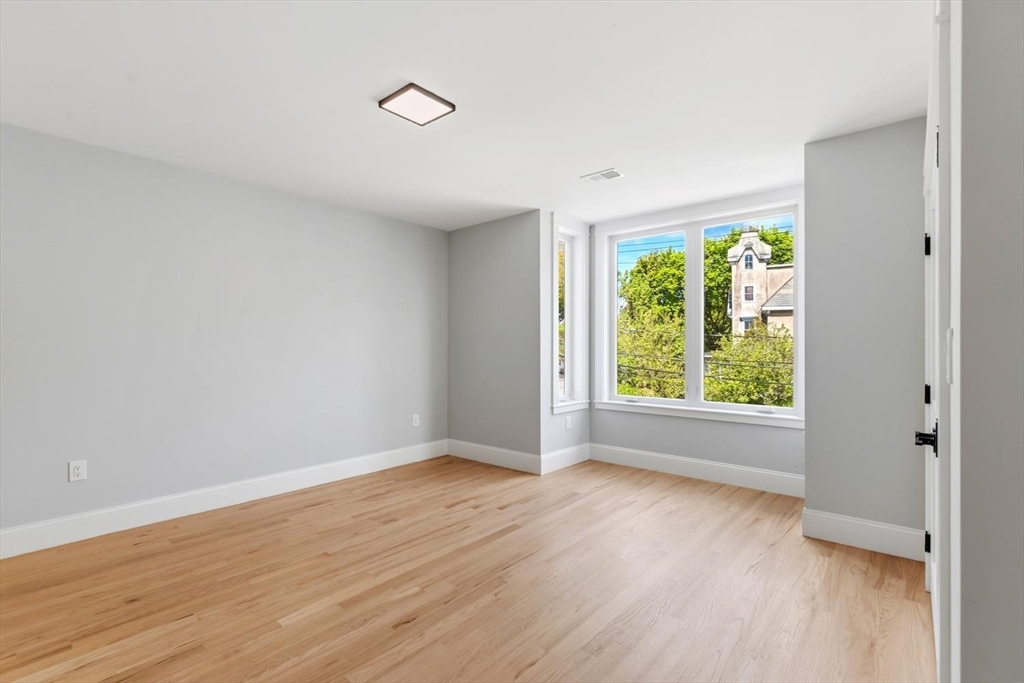 27 Lewis Avenue