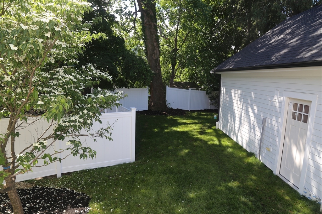 27 Lewis Avenue