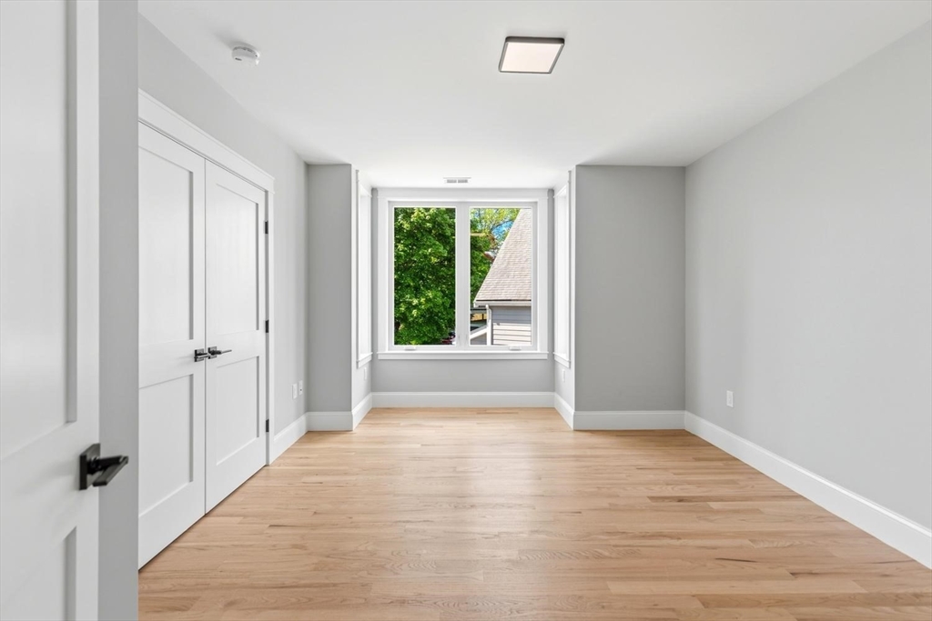 27 Lewis Avenue