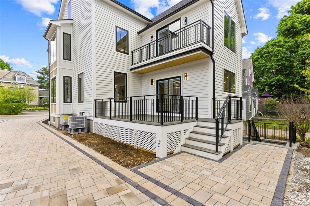 27 Lewis Avenue