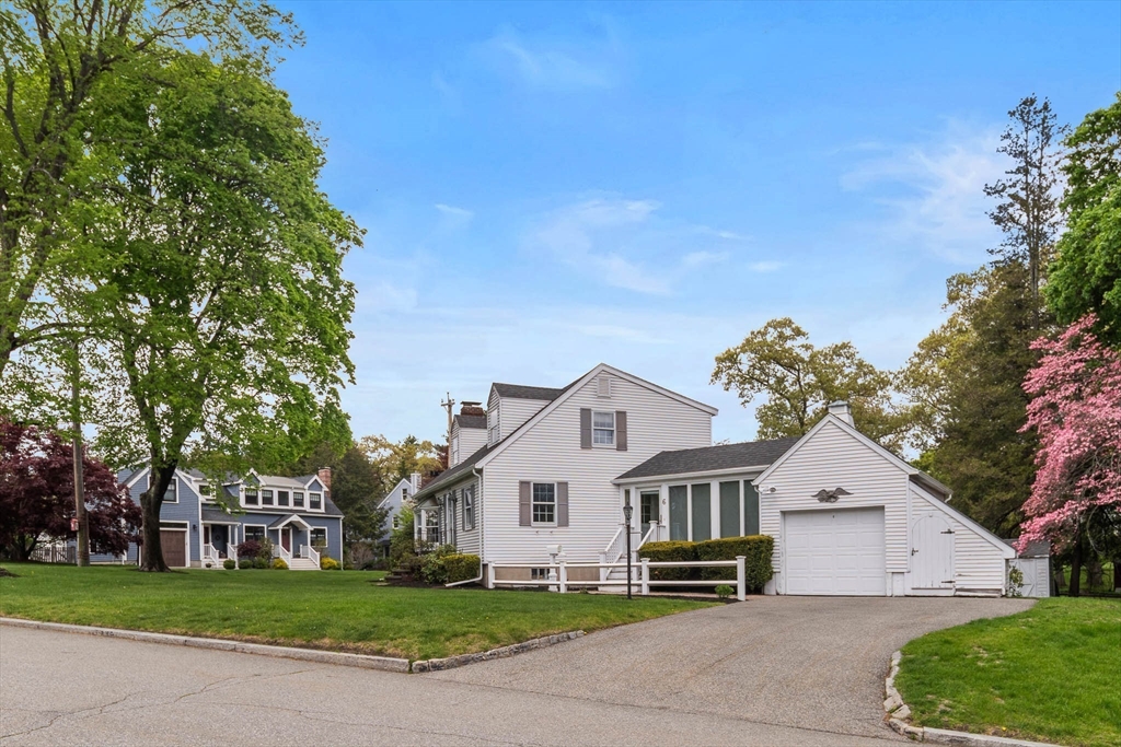 6 Alden Lane