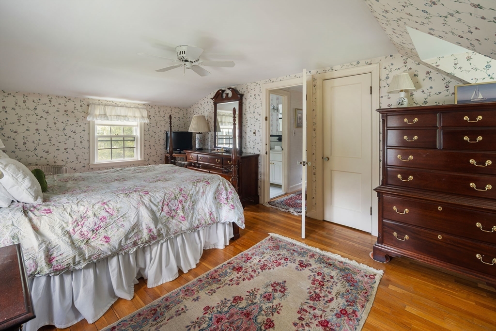 6 Alden Lane