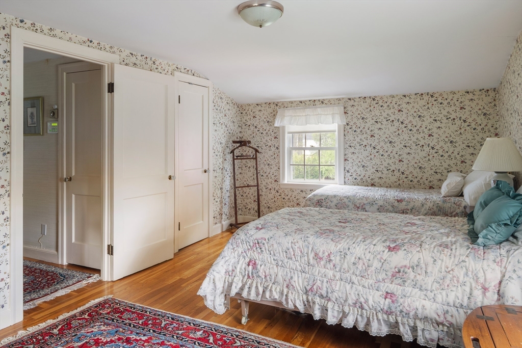 6 Alden Lane