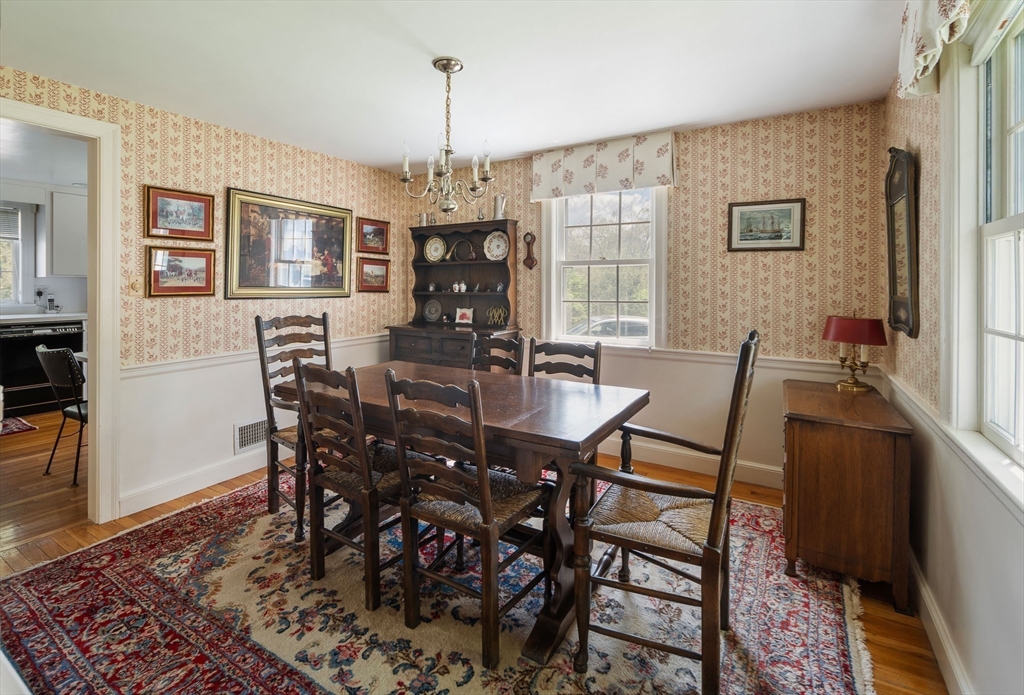 6 Alden Lane