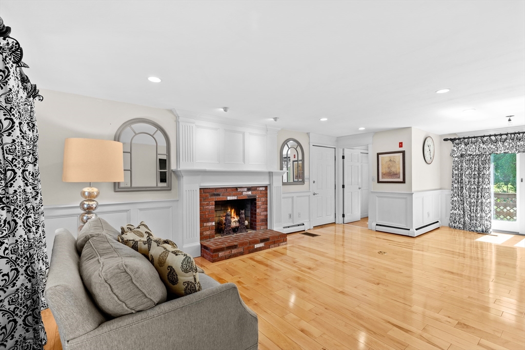 214 Presidential Dr