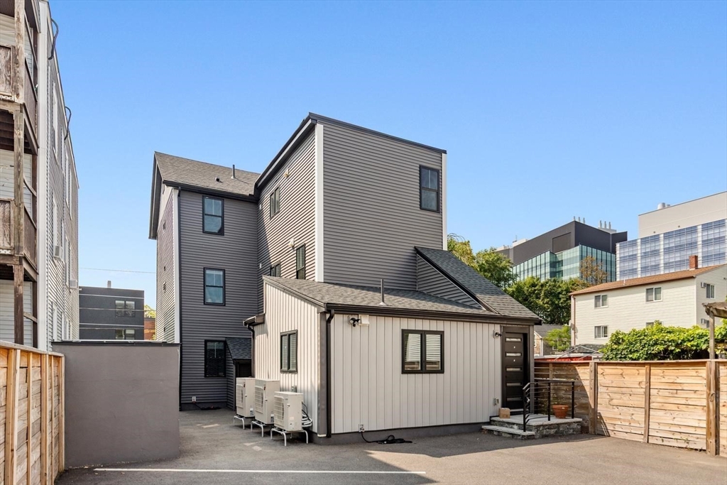 22 Hunting Street # 3P