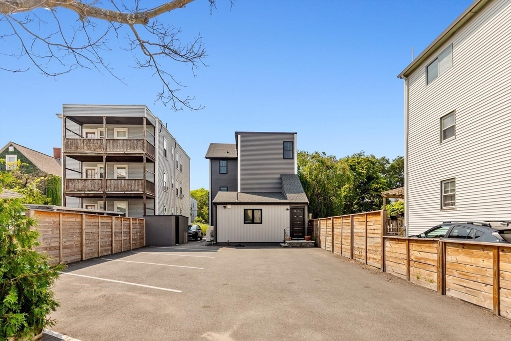 22 Hunting Street # 3P
