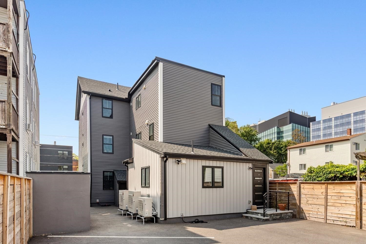 22 Hunting Street # 3P
