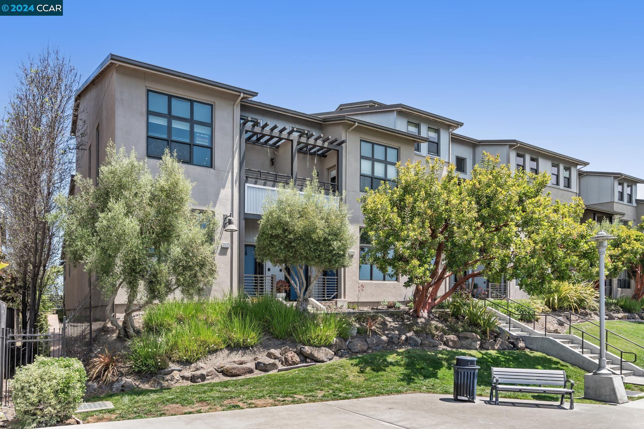 2805 Regatta Dr