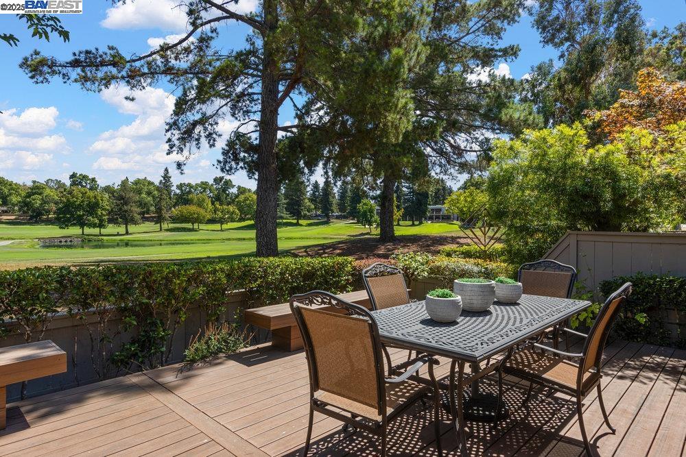 586 CAMBRIAN WAY