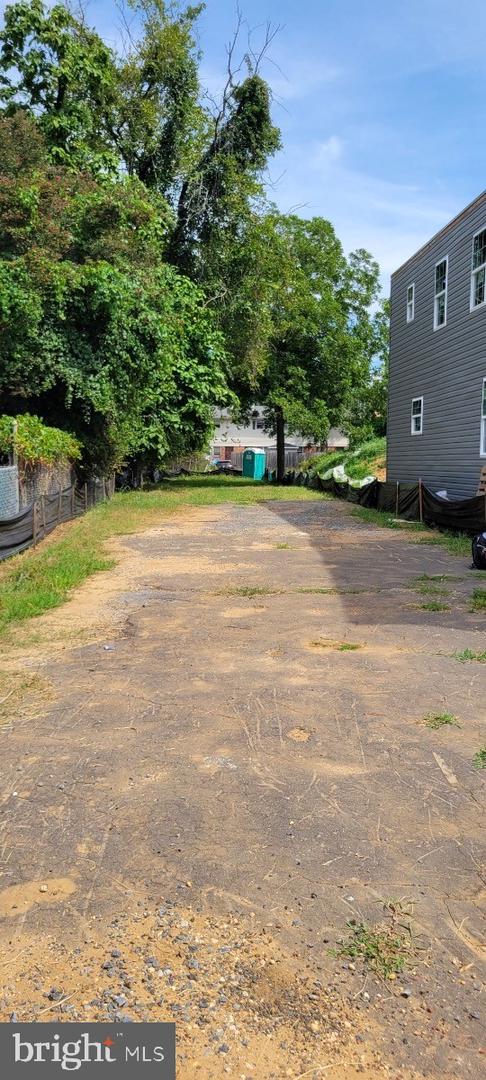 Douglas St NE