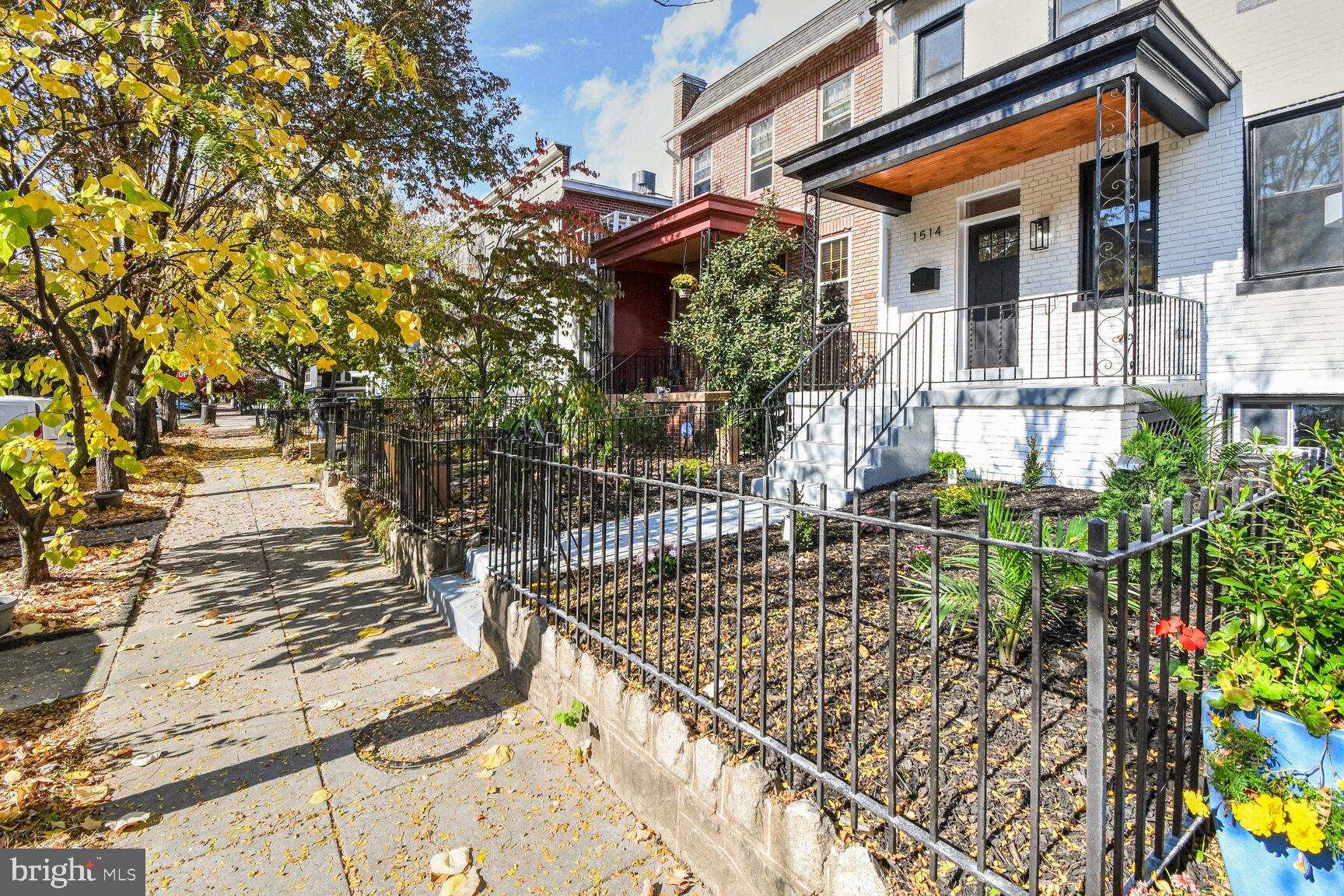 1514 A St NE