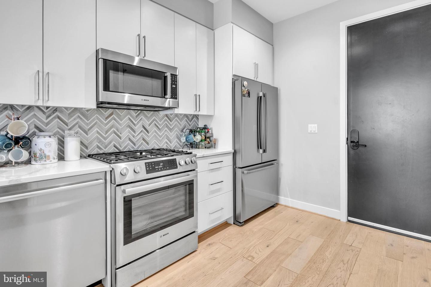 646 H St NE #301