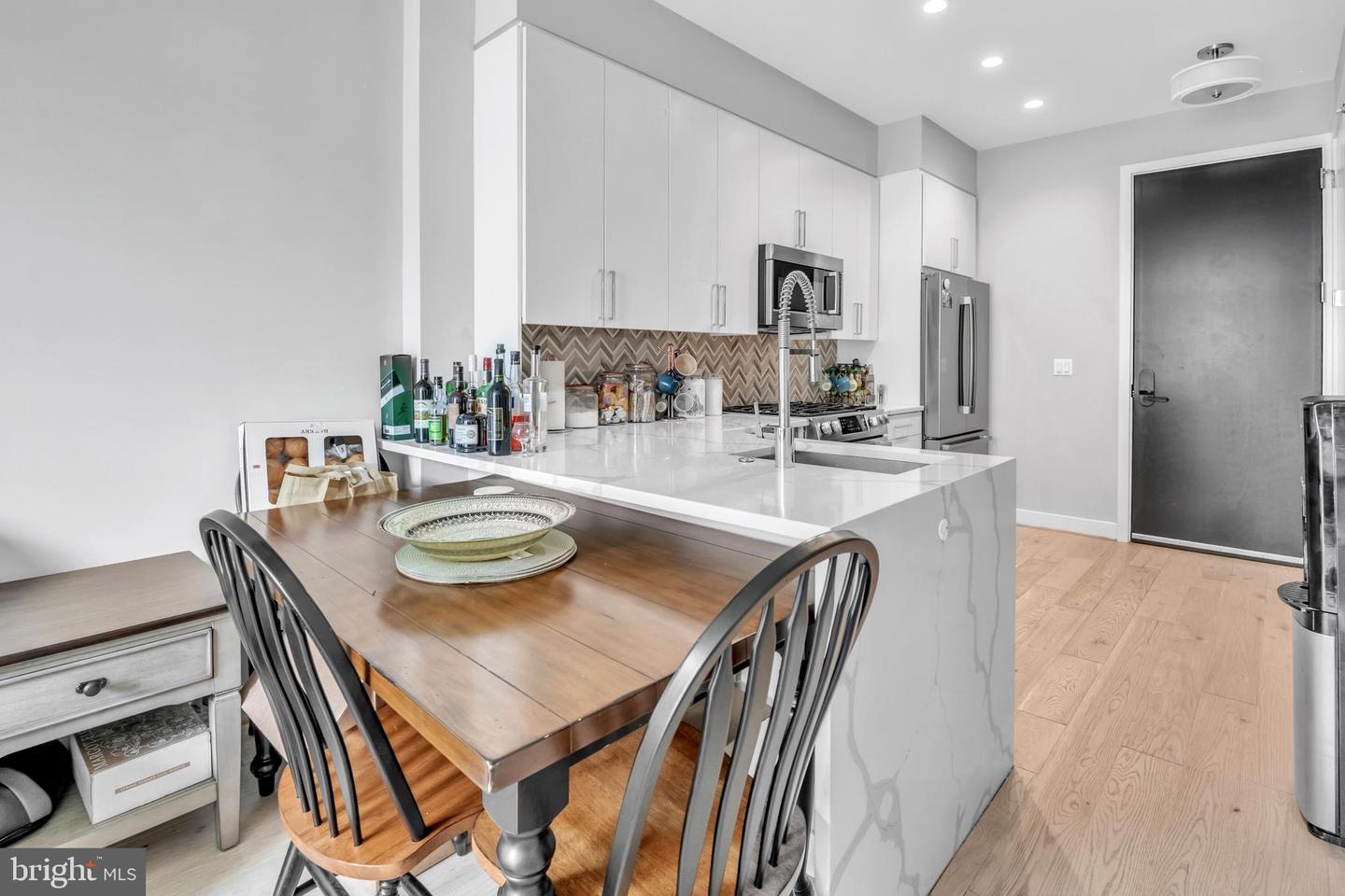 646 H St NE #301