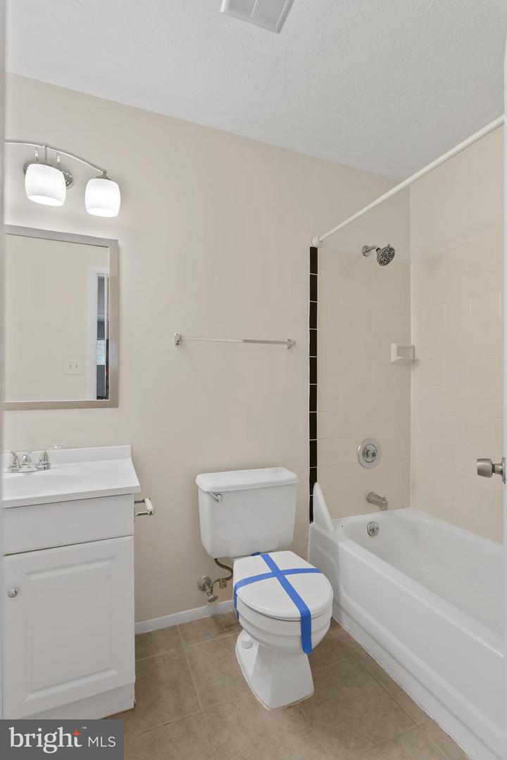 1920 Canonchet Ct