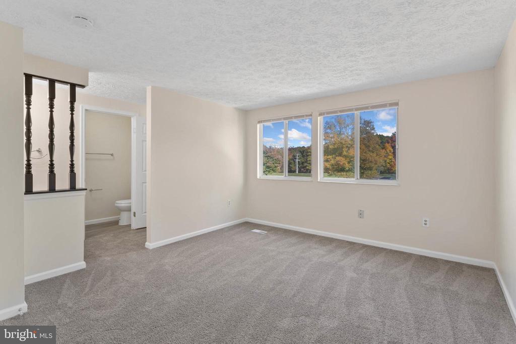 3562 Laurel View Ct