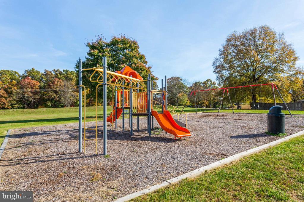 3562 Laurel View Ct