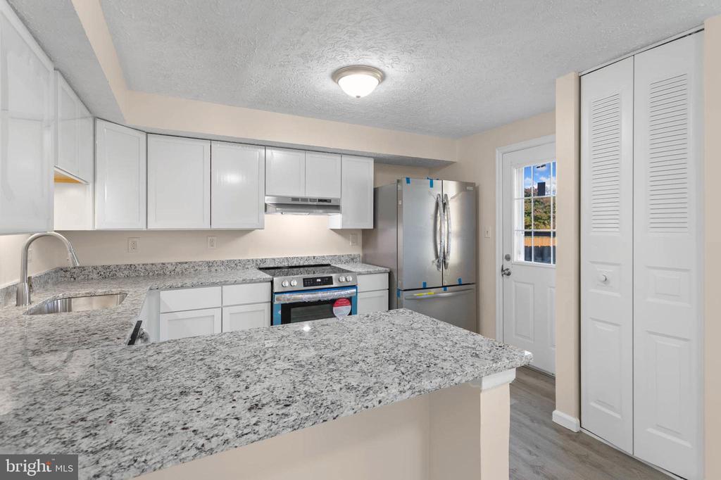 3562 Laurel View Ct