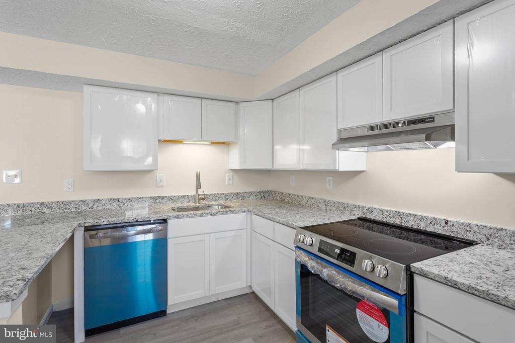 3562 Laurel View Ct