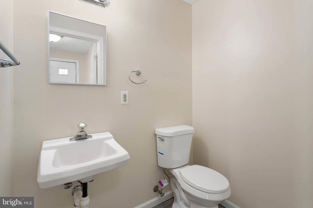 3562 Laurel View Ct