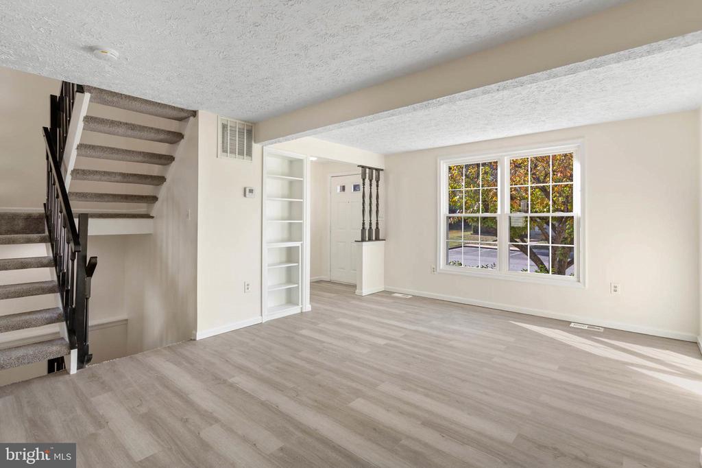 3562 Laurel View Ct