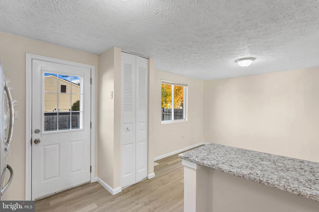 3562 Laurel View Ct