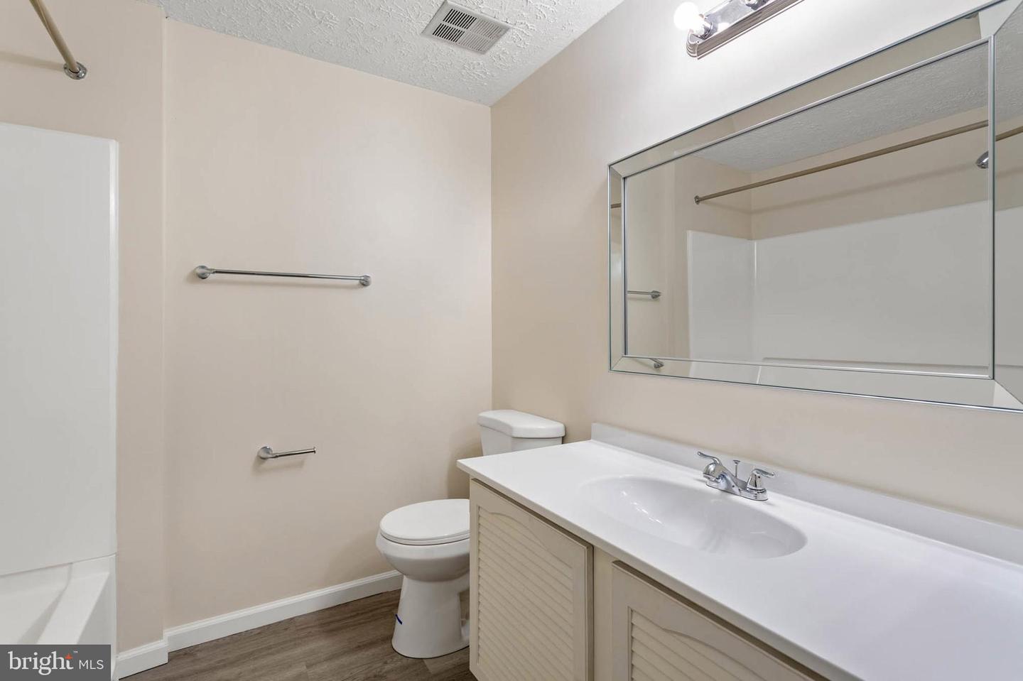 3562 Laurel View Ct