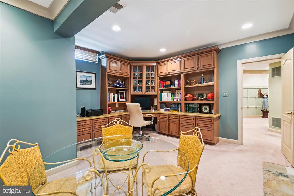 709 PILOT HOUSE DRIVE
