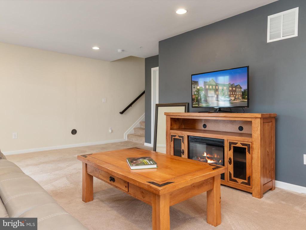 7508 CANTON WAY