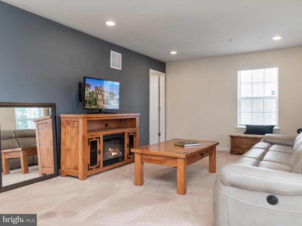 7508 CANTON WAY