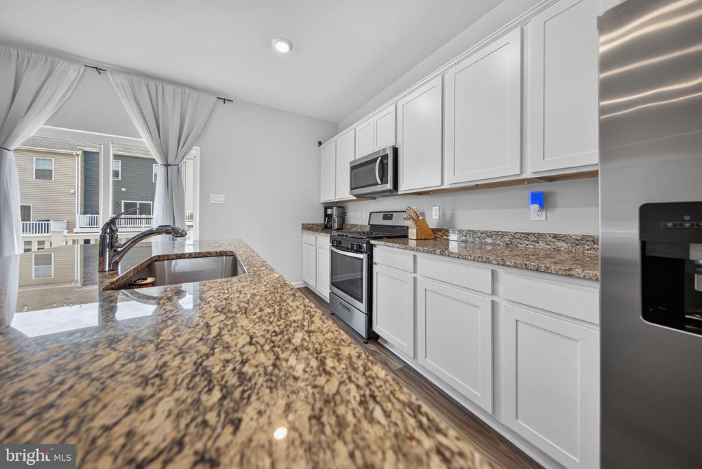 1204 DAPHNE WAY