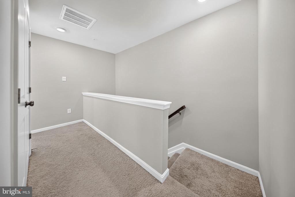 1204 DAPHNE WAY