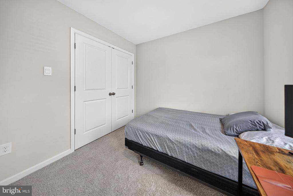 1204 DAPHNE WAY