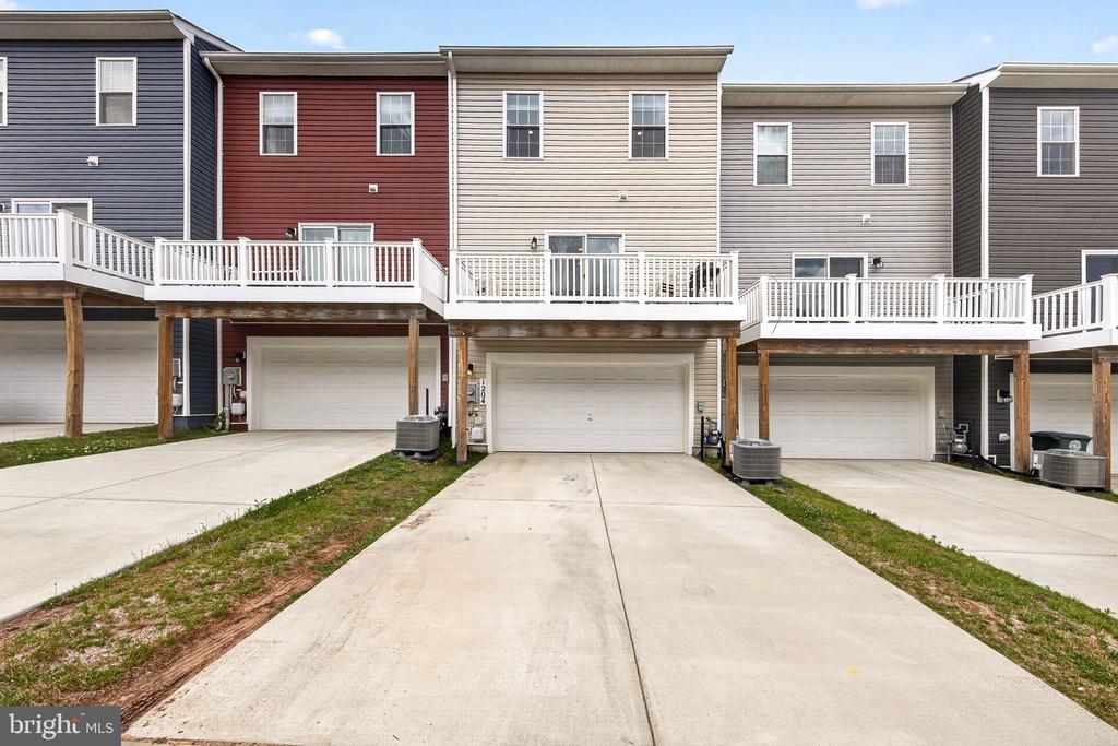 1204 DAPHNE WAY