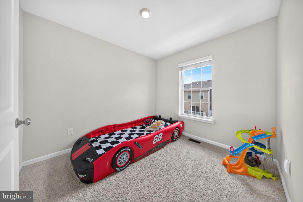 1204 DAPHNE WAY
