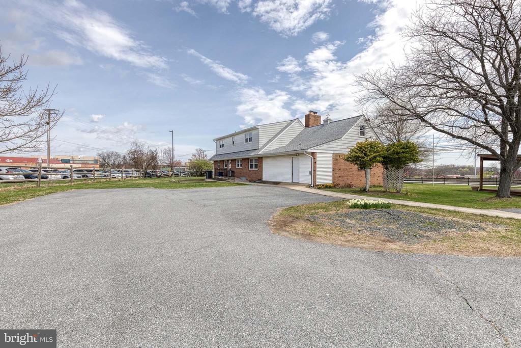 8220 Old Montgomery Rd