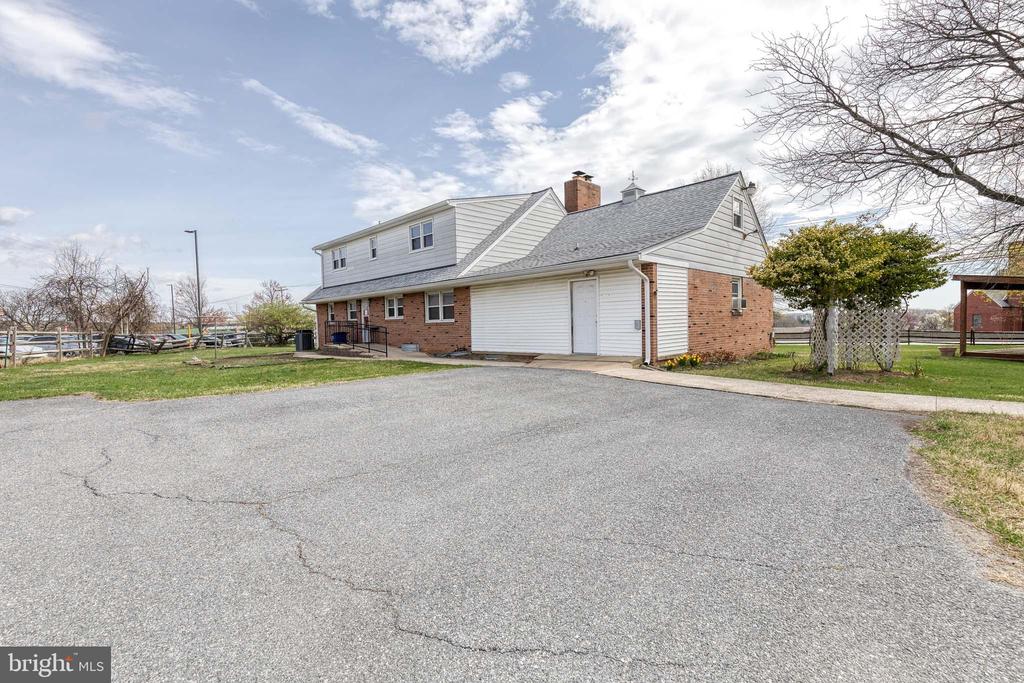 8220 Old Montgomery Rd