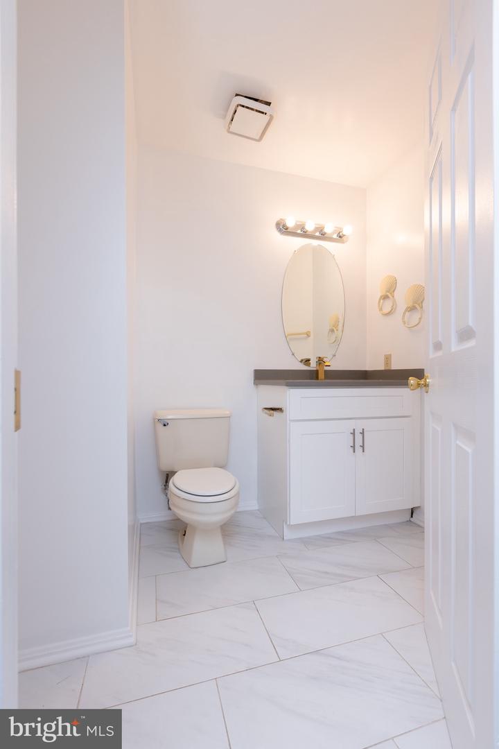 28 Carriage Walk Ct