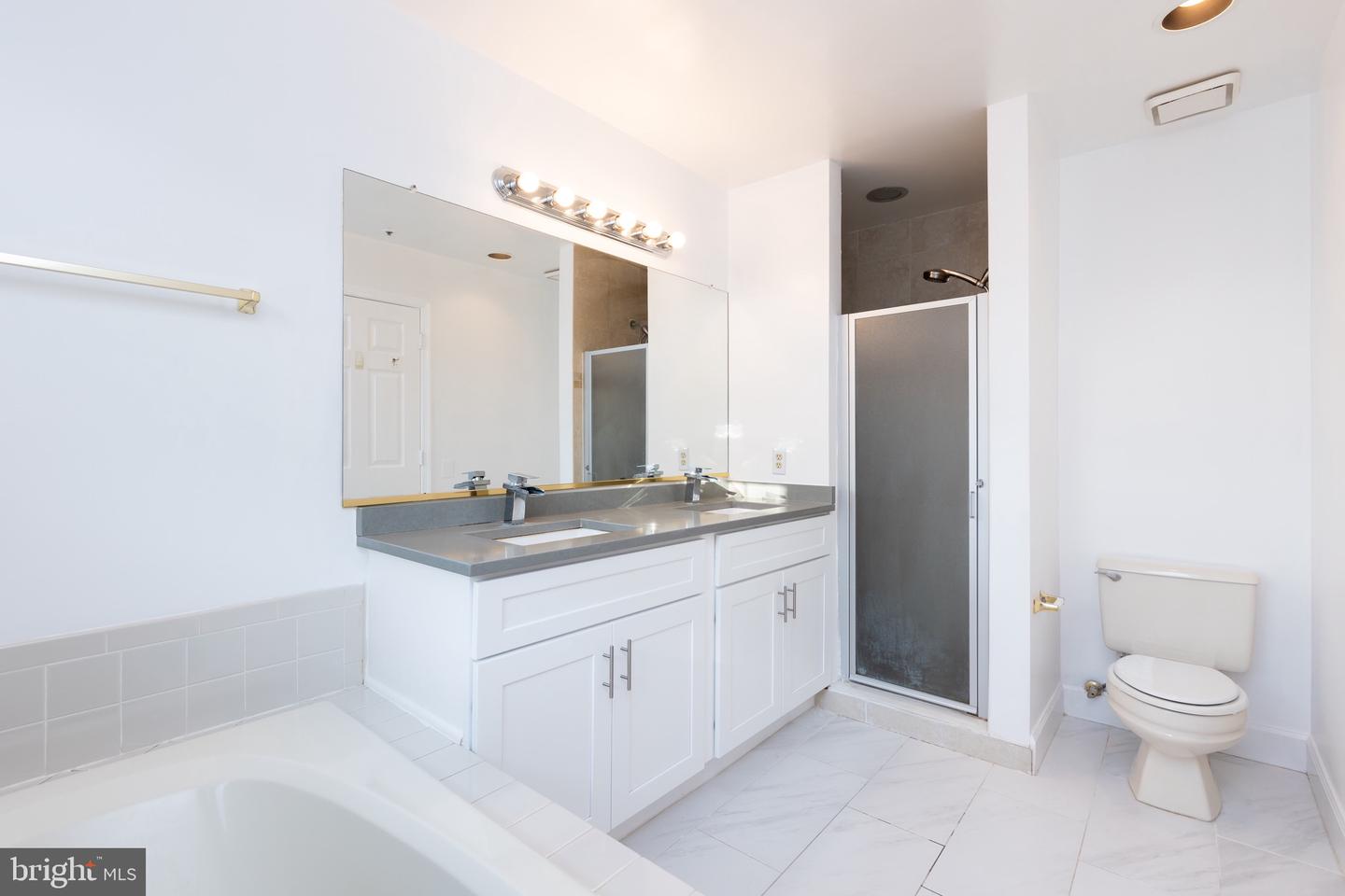 28 Carriage Walk Ct