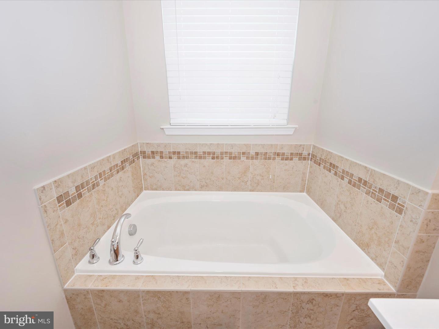 11893 Country Squire Way
