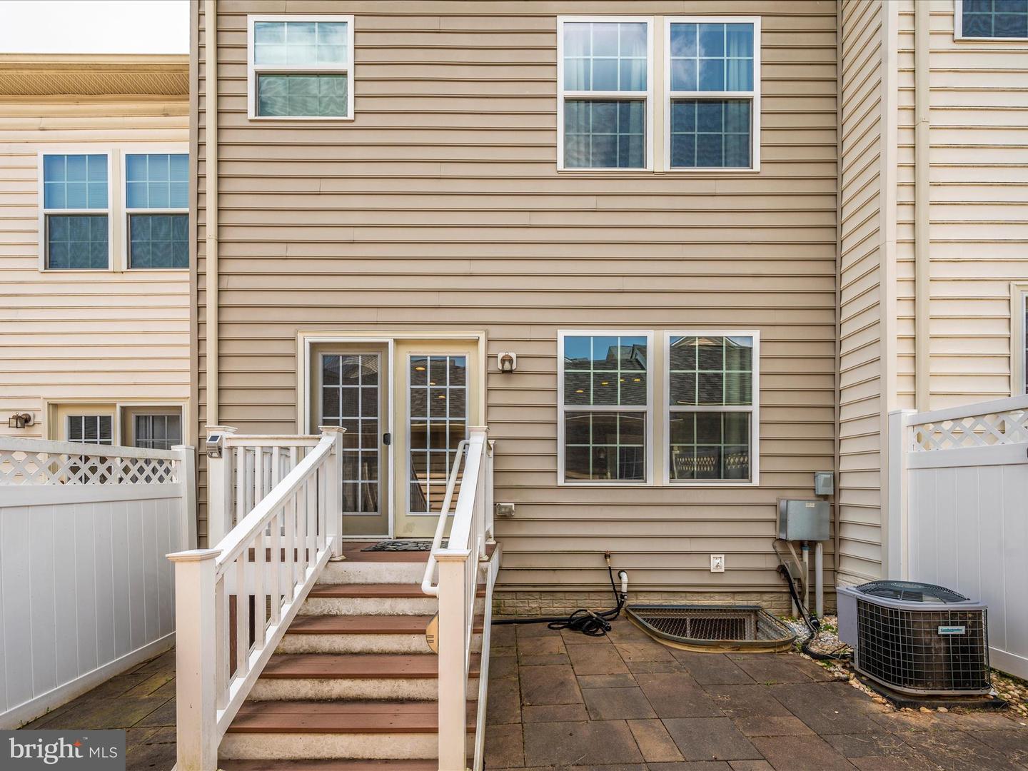 11893 Country Squire Way