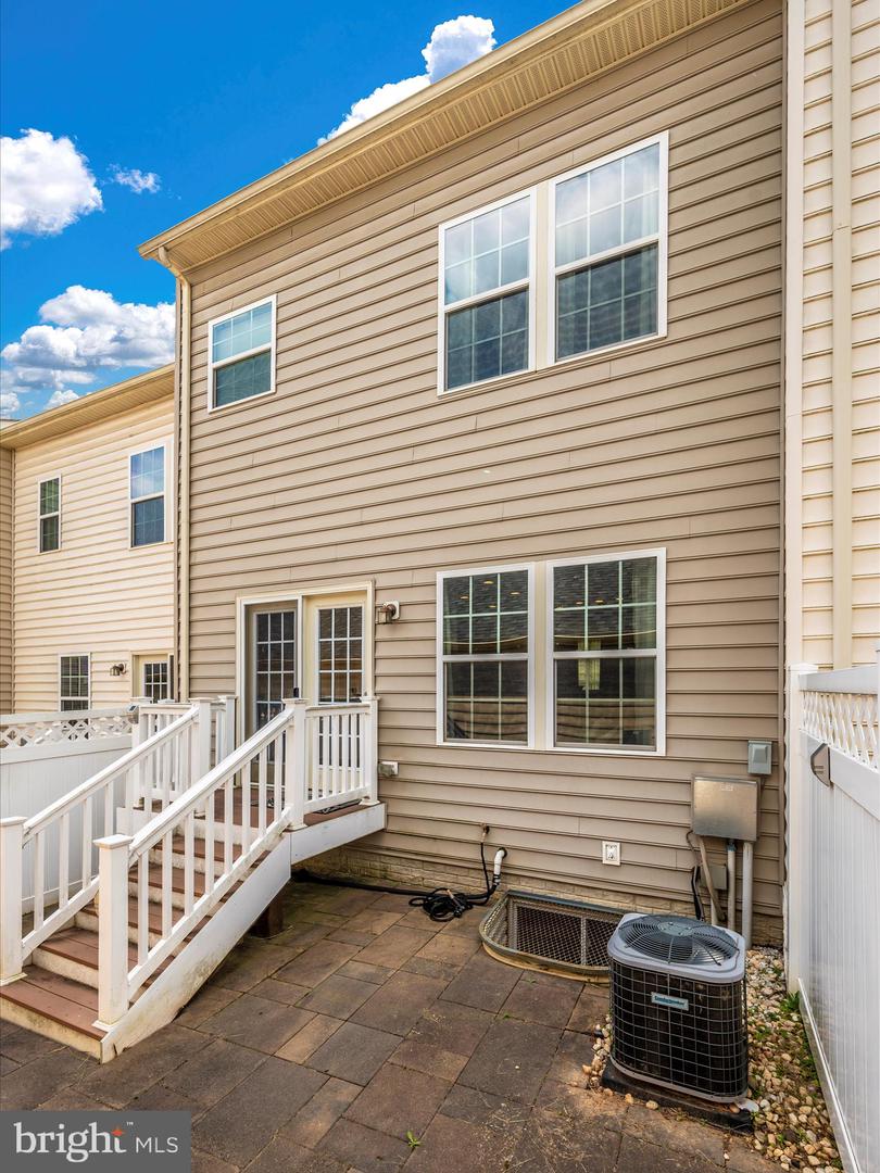 11893 Country Squire Way