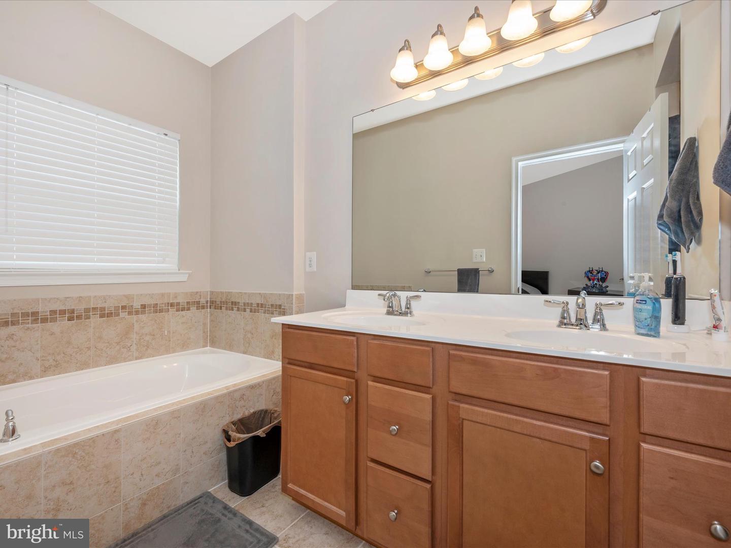11893 Country Squire Way