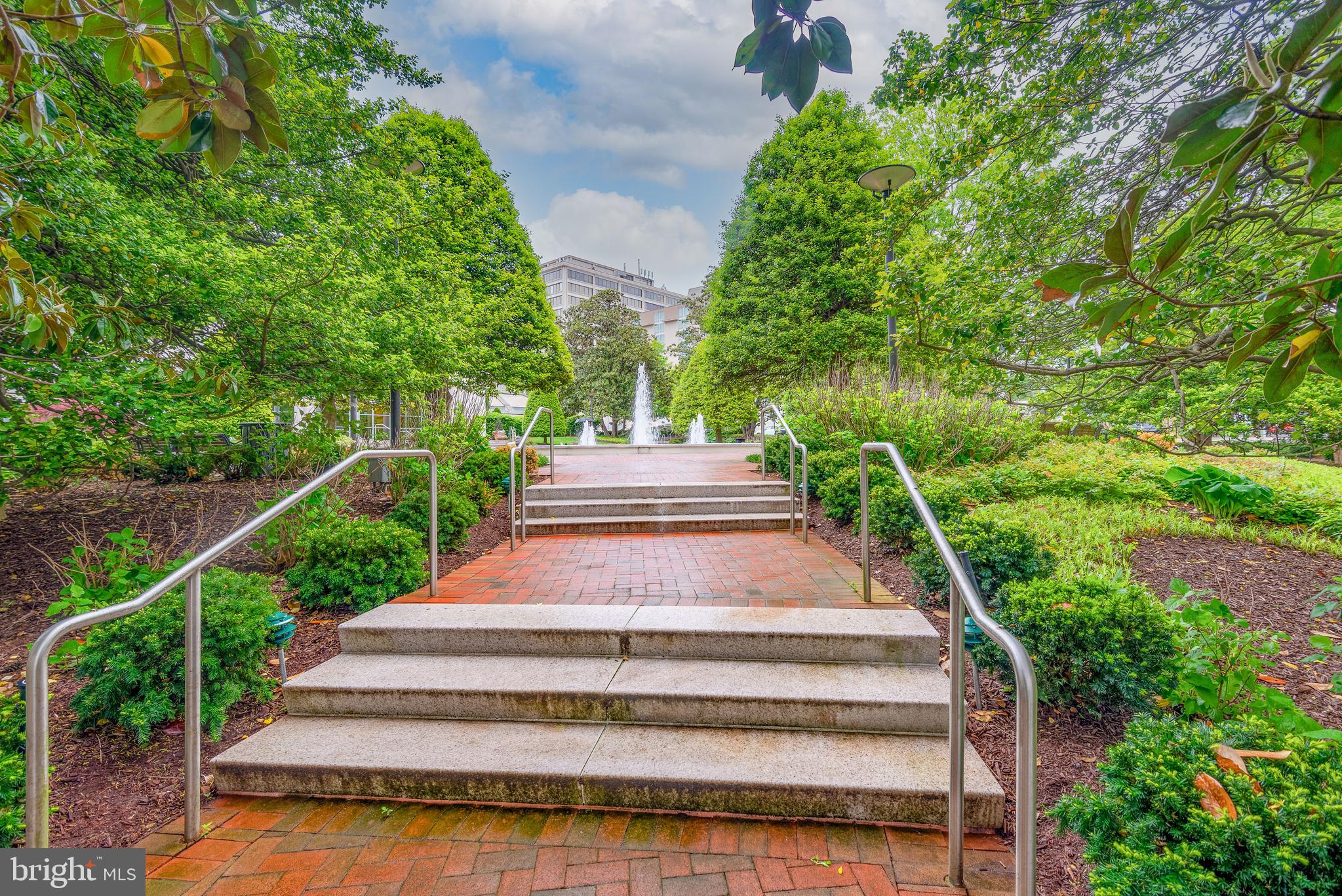 5500 Friendship Blvd #2012n