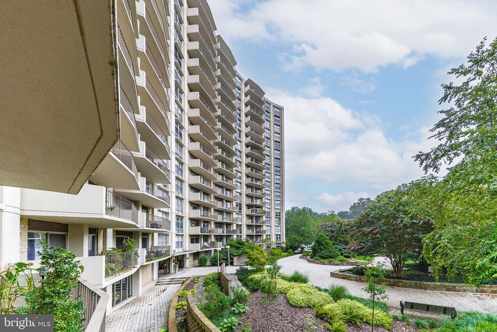 9039 Sligo Creek Pkwy #202