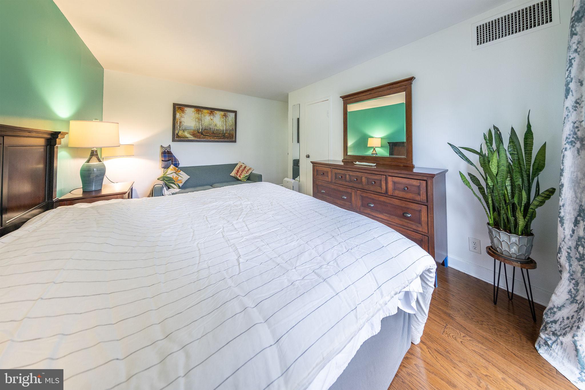 9039 Sligo Creek Pkwy #202