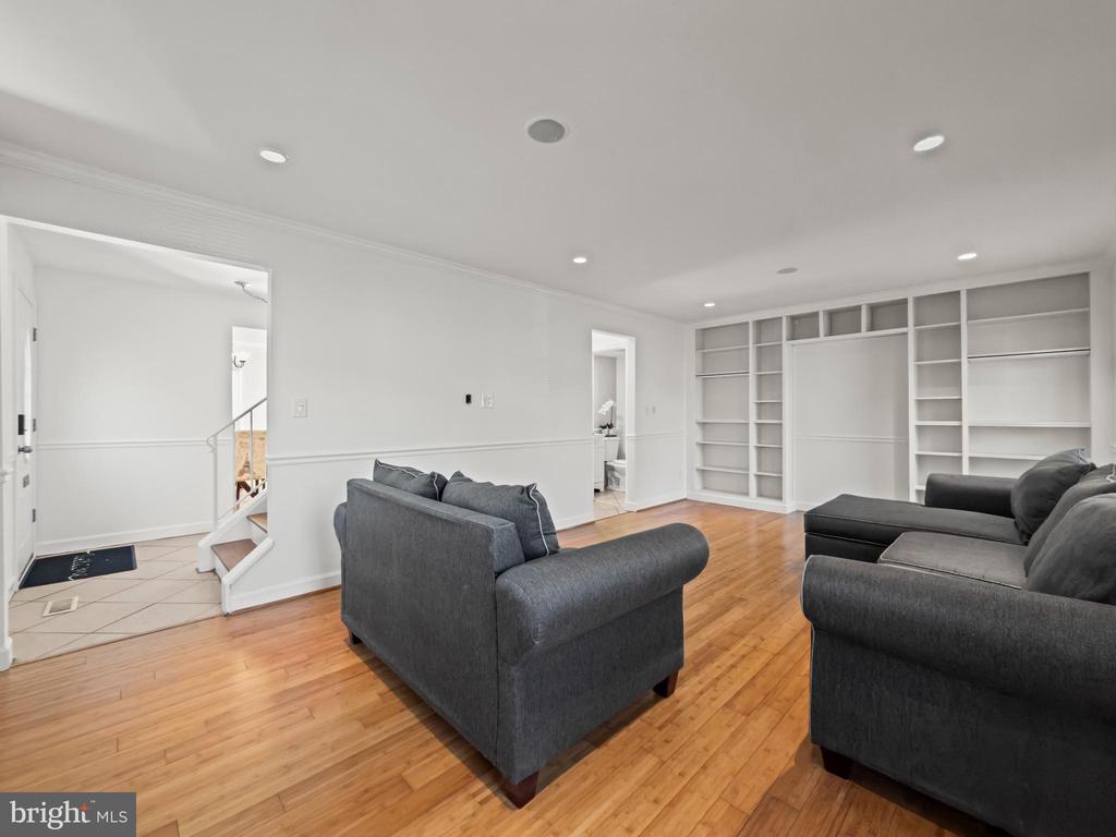 9900 TAMBAY COURT
