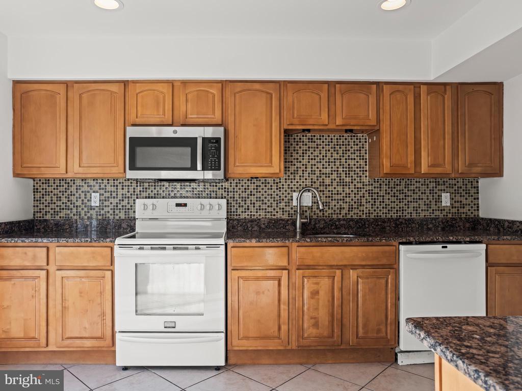9900 TAMBAY COURT