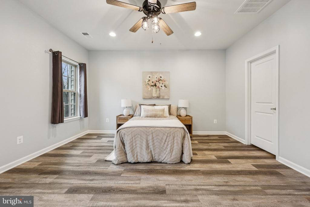 1605 REGENT MANOR COURT