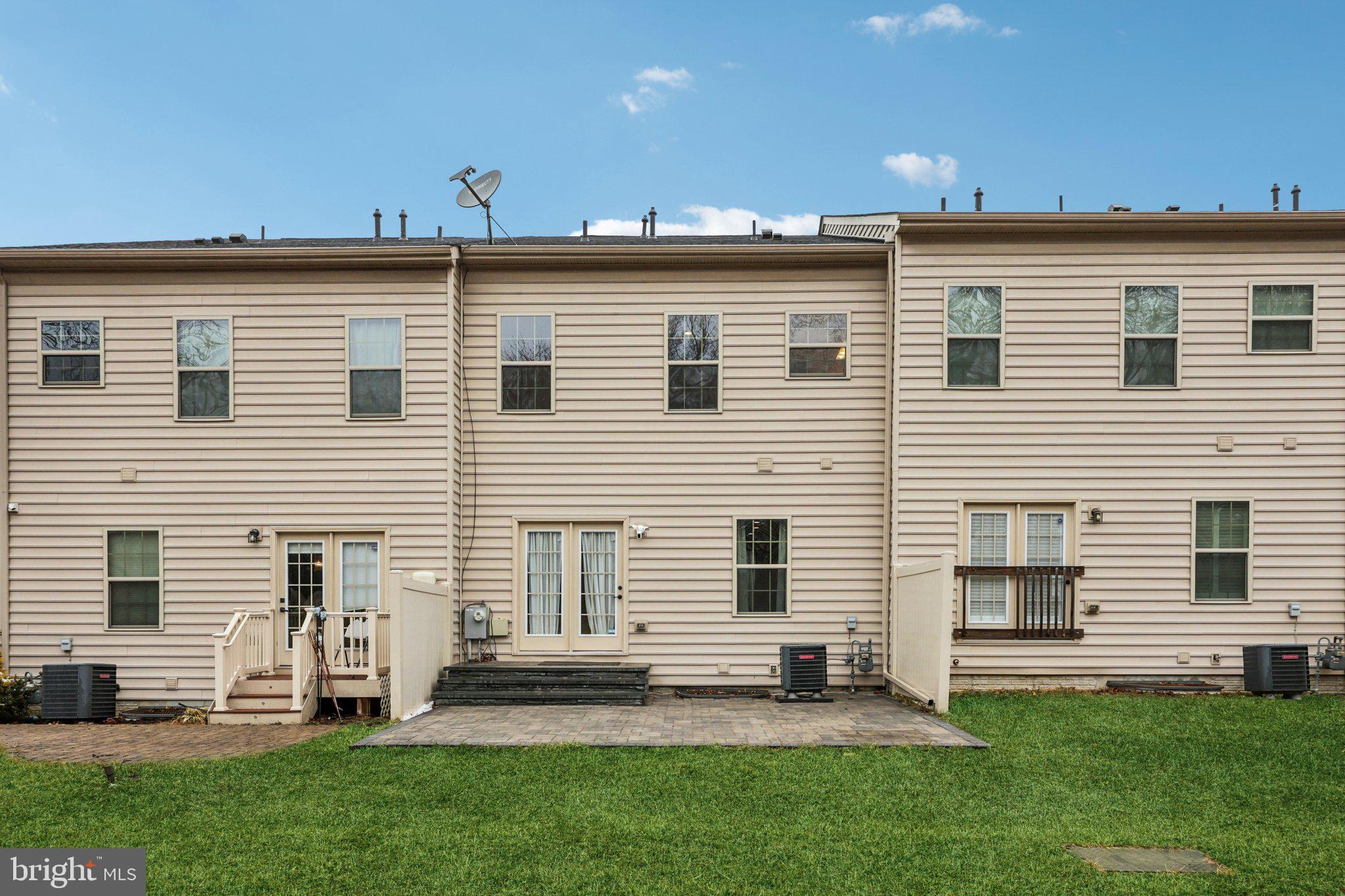 1605 REGENT MANOR COURT